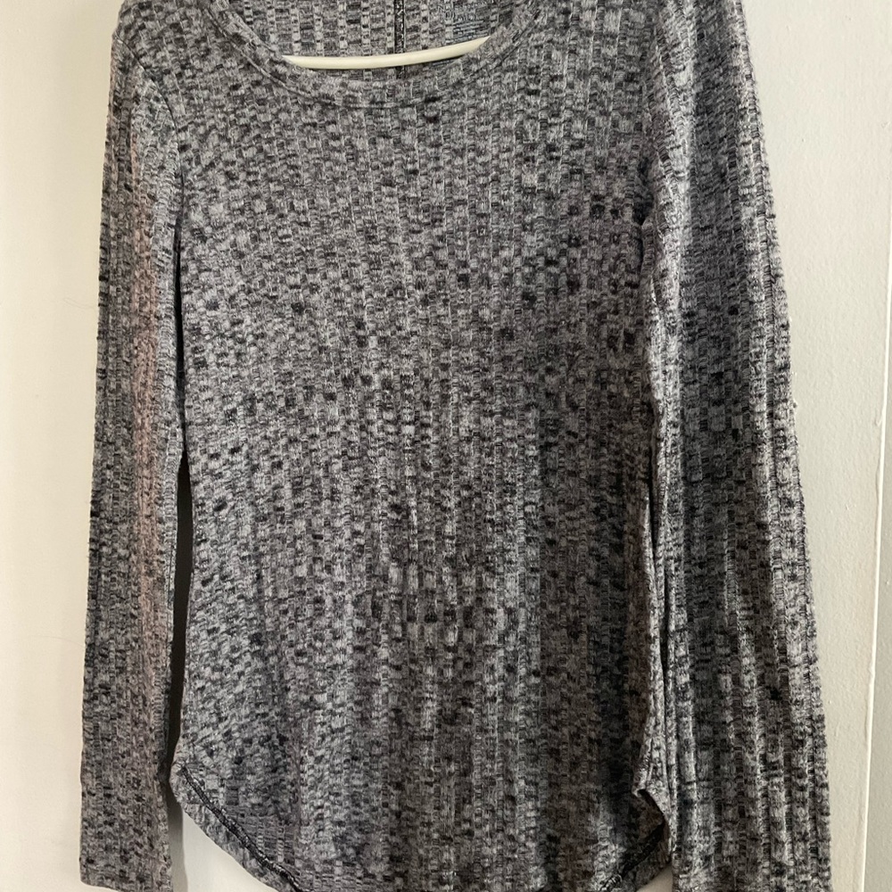 Assorted shirts - Picture 14 of 16